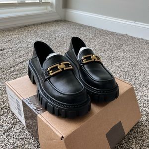 Lattelier Loafers with chain